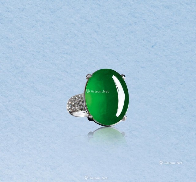 缅甸天然高冰阳绿翡翠蛋面配钻石戒指