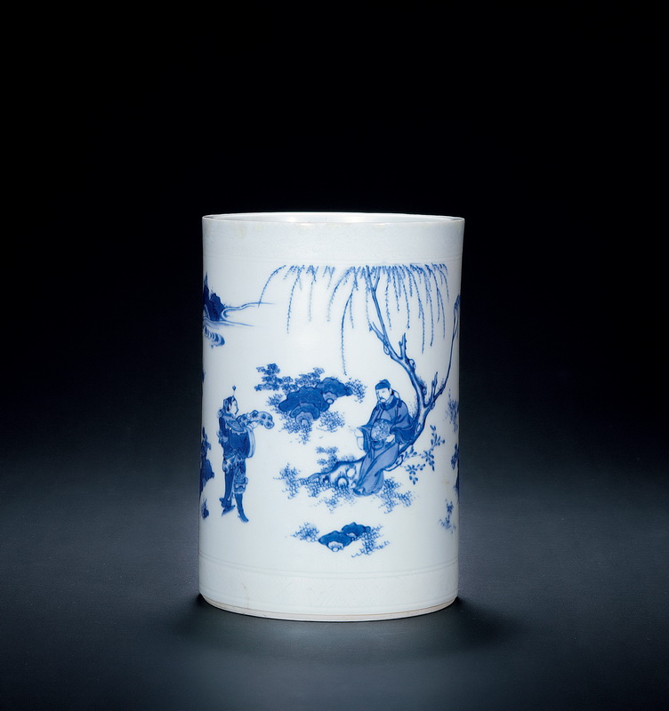 Chongzhen Period, Ming Dynasty A BLUE AND WHITE BRUSH POTWITH WITH DESIGN OF FIG