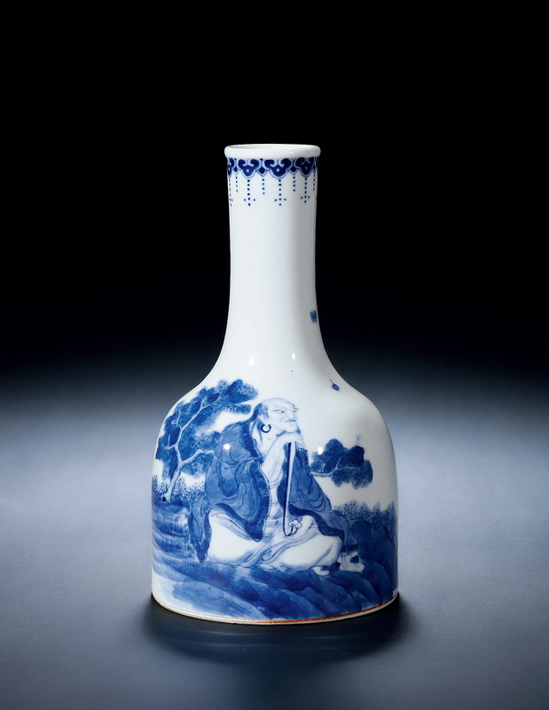Republic of China A BLUE AND WHITE MALLET VASE WITH DESIGN OF FIGURE